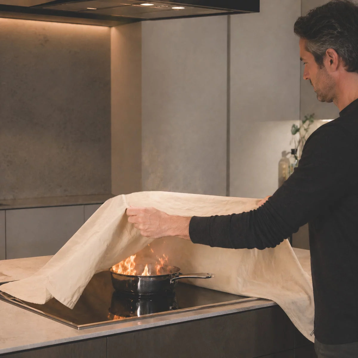 STAHLWERK fire blanket 200 x 100 cm fiberglass DIN EN 1869:2019 fire protection blanket | Fire blanket | Fire blanket | Extinguishing mat | Emergency blanket | Welder's blanket
