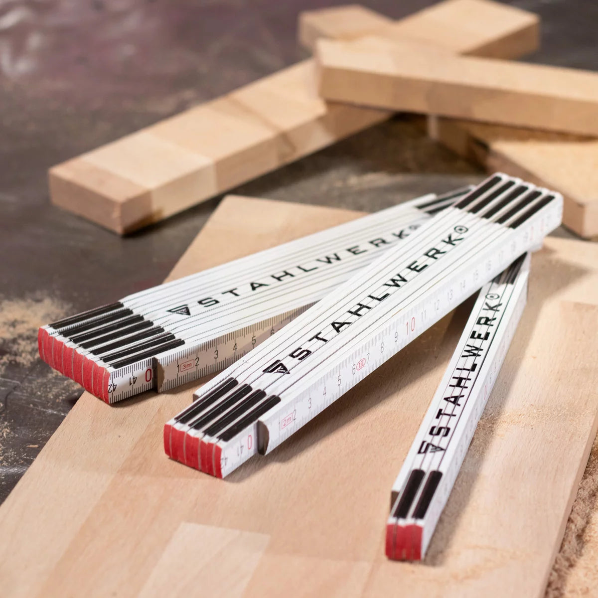 STAHLWERK Zollstock 2 Meter präziser Holz-Gliedermaßstab | Meterstab | Maßstab | Maßband | Metermaß mit gut ablesbaren metrischen Ziffern