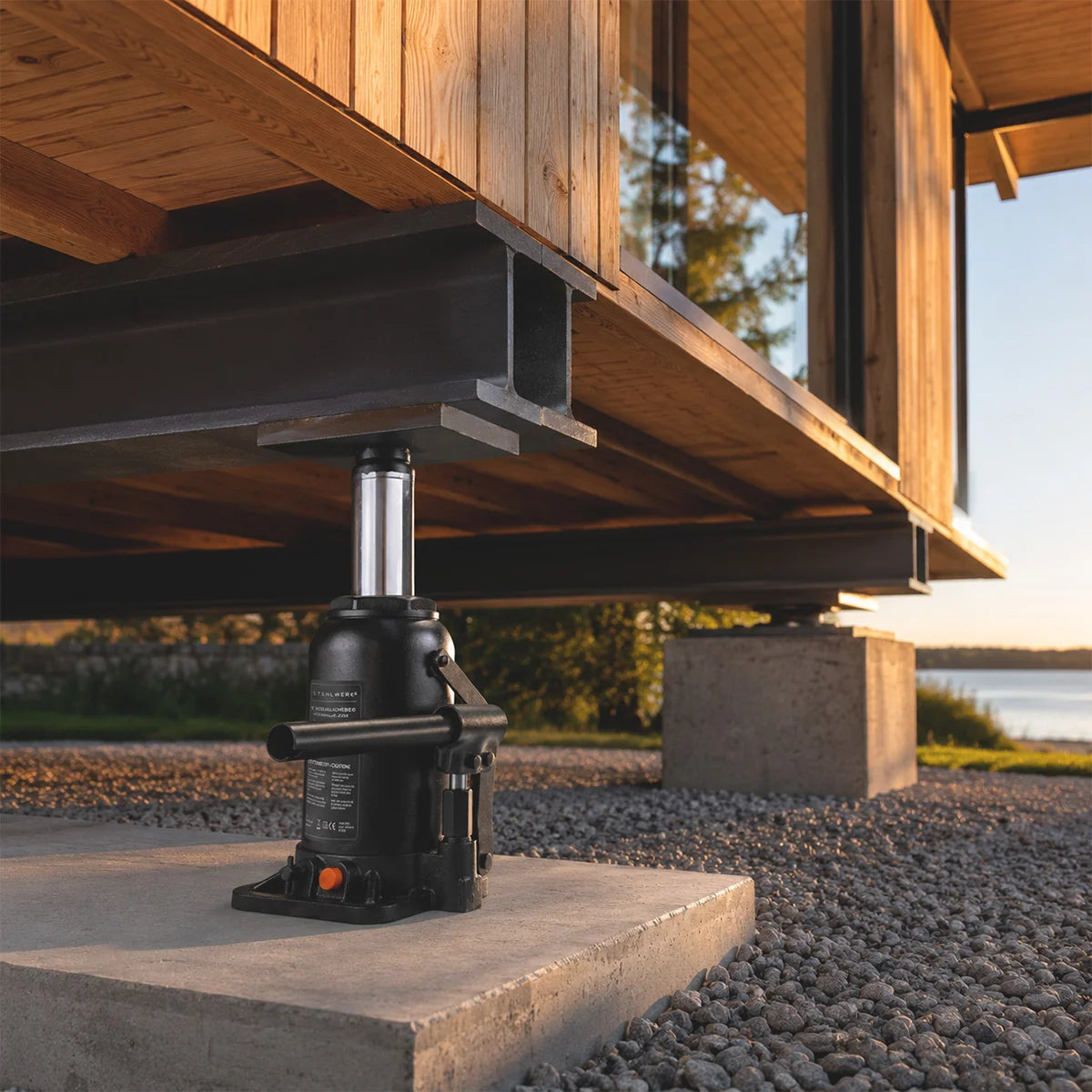 STAHLWERK hydraulic jack GW1604 with 16 t load capacity | Stroke range 225 - 445 mm | Compact stamp jack | Hydraulic car jack | Stable bottle jack for machines, commercial vehicles and cars