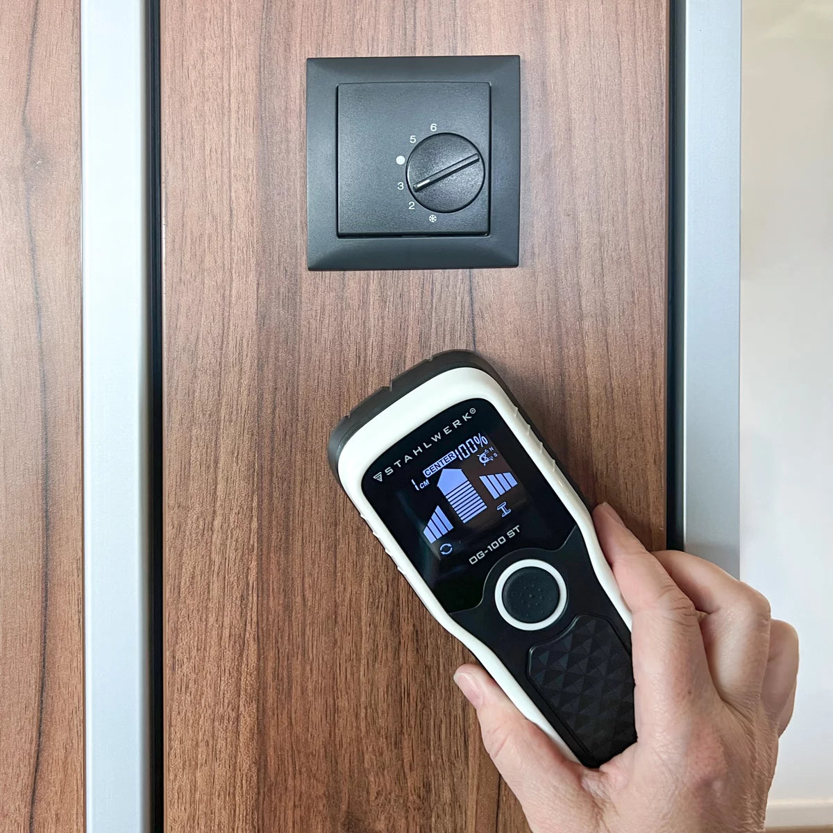 STAHLWERK locating device OG-100 ST wall scanner, metal detector, line finder, bolt detector, cable locator, wall detector for locating power lines, metal objects or beams in walls and ceilings
