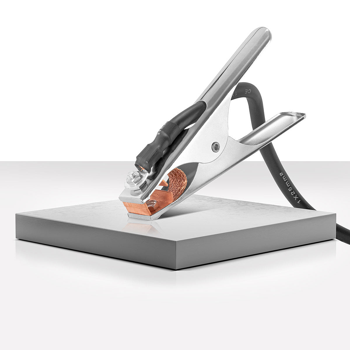 STAHLWERK Massezange bis 300 A Masseklemme | Erdungsklemme inklusive 5 m Schweißkabel | Massekabel aus reinem Kupfer mit 25 mm² und 9 mm Stecker