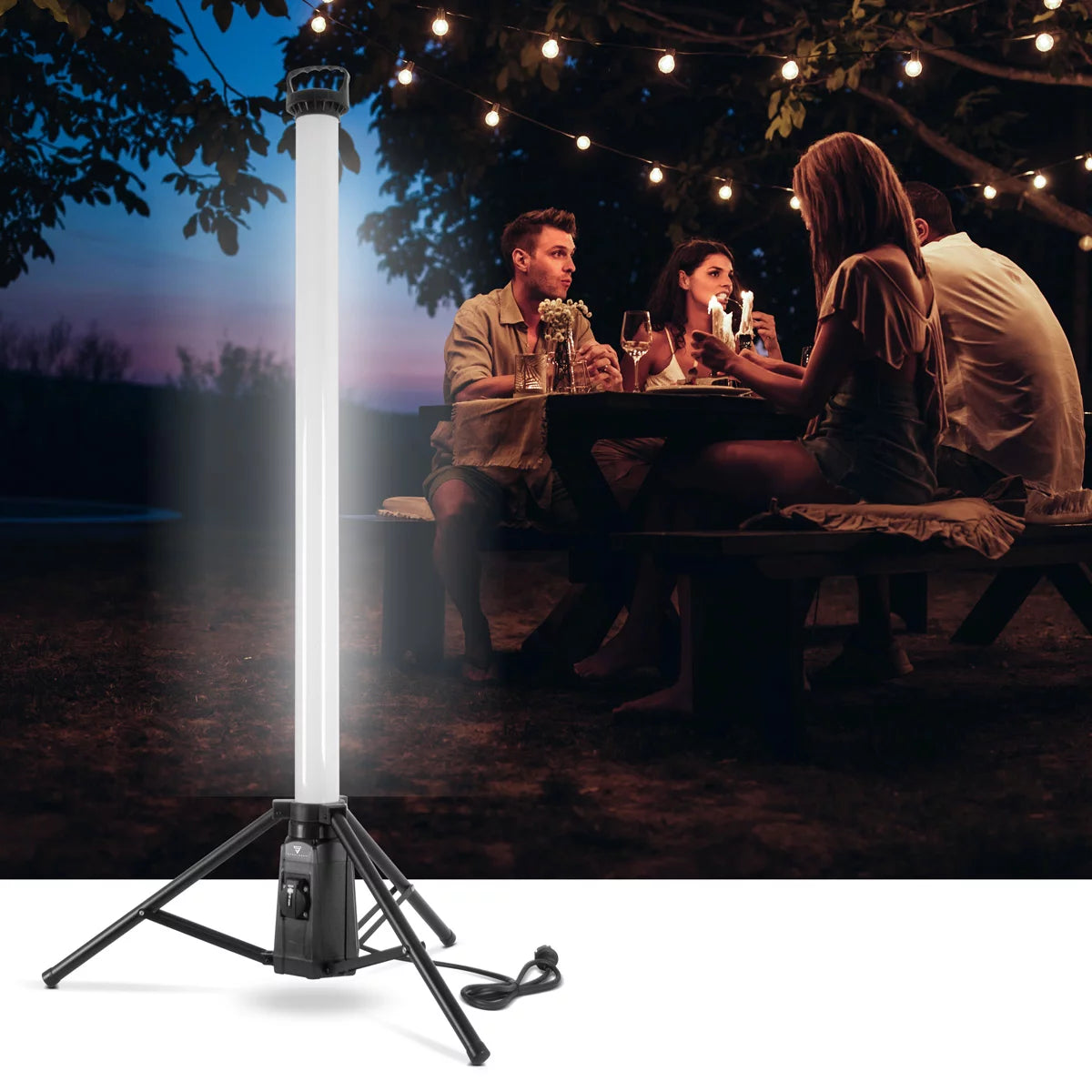 STAHLWERK 360° LED-Turm-Baustrahler TBS-100 ST | 100 Watt | 7.500 Lumen | 5.000 K Tageslichtfarbe | IP44 | Zusatzsteckdose 230 V | Robuste LED-Arbeitsleuchte