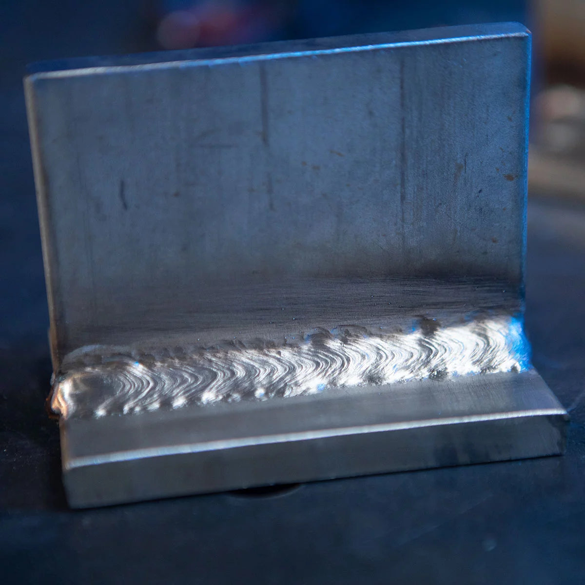 STAHLWERK MIG MAG 200 Doppelpuls Pro vollsynergisches Schweißgerät mit 200 Ampere und AK25/MB25 Schweißbrenner, Stahl, Edelstahl, Aluminium, Fülldraht